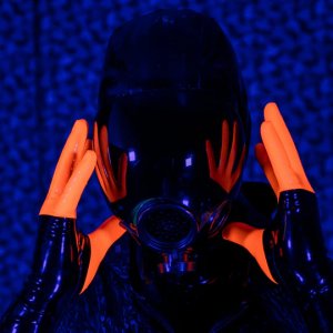Latex Gloves UV Orange Short � Uniqdsn at Latexcrazy